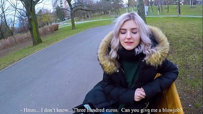 Swallows a stranger’s hot cum for money – blowjob in the park ໂດຍ Eva Elfie